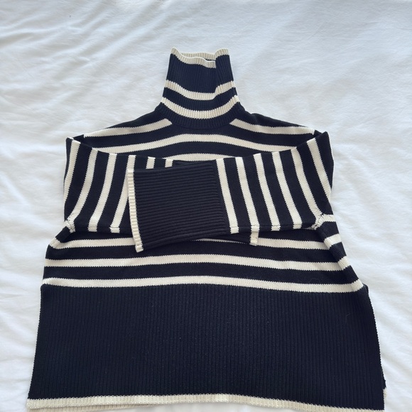 NWT Toteme Signature Strip Turleneck Sweater - Picture 3 of 9